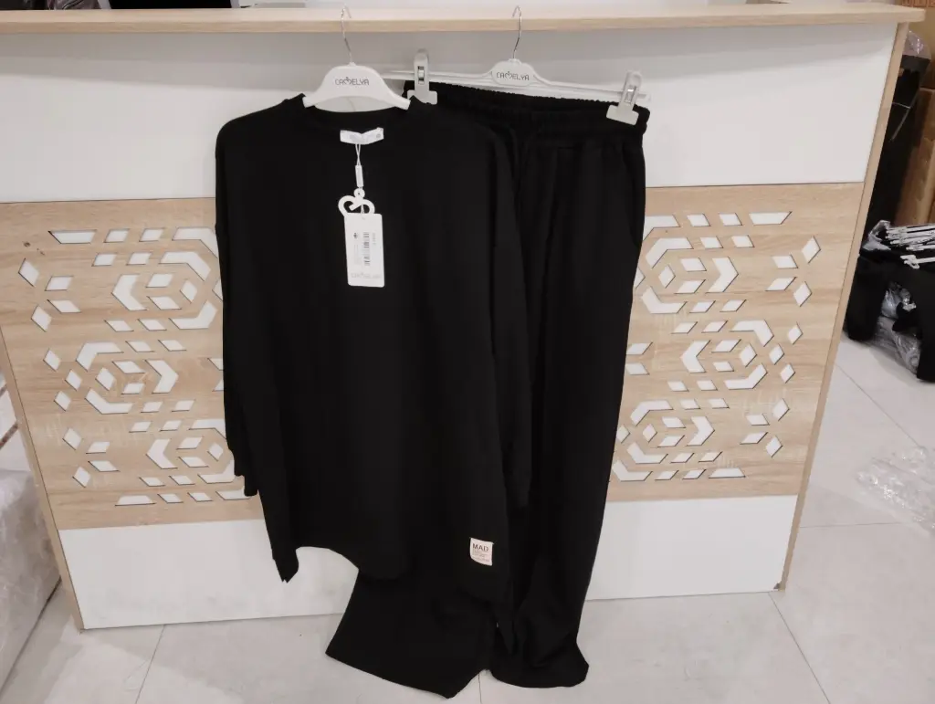 [869-106671-38] طقم قطعتين - اسود (38)