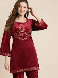 كورتي مصمم من كبار المصممين (أحمر غامق)