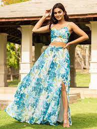 بلوزة وتنورة باللون الأزرق المائي (M)