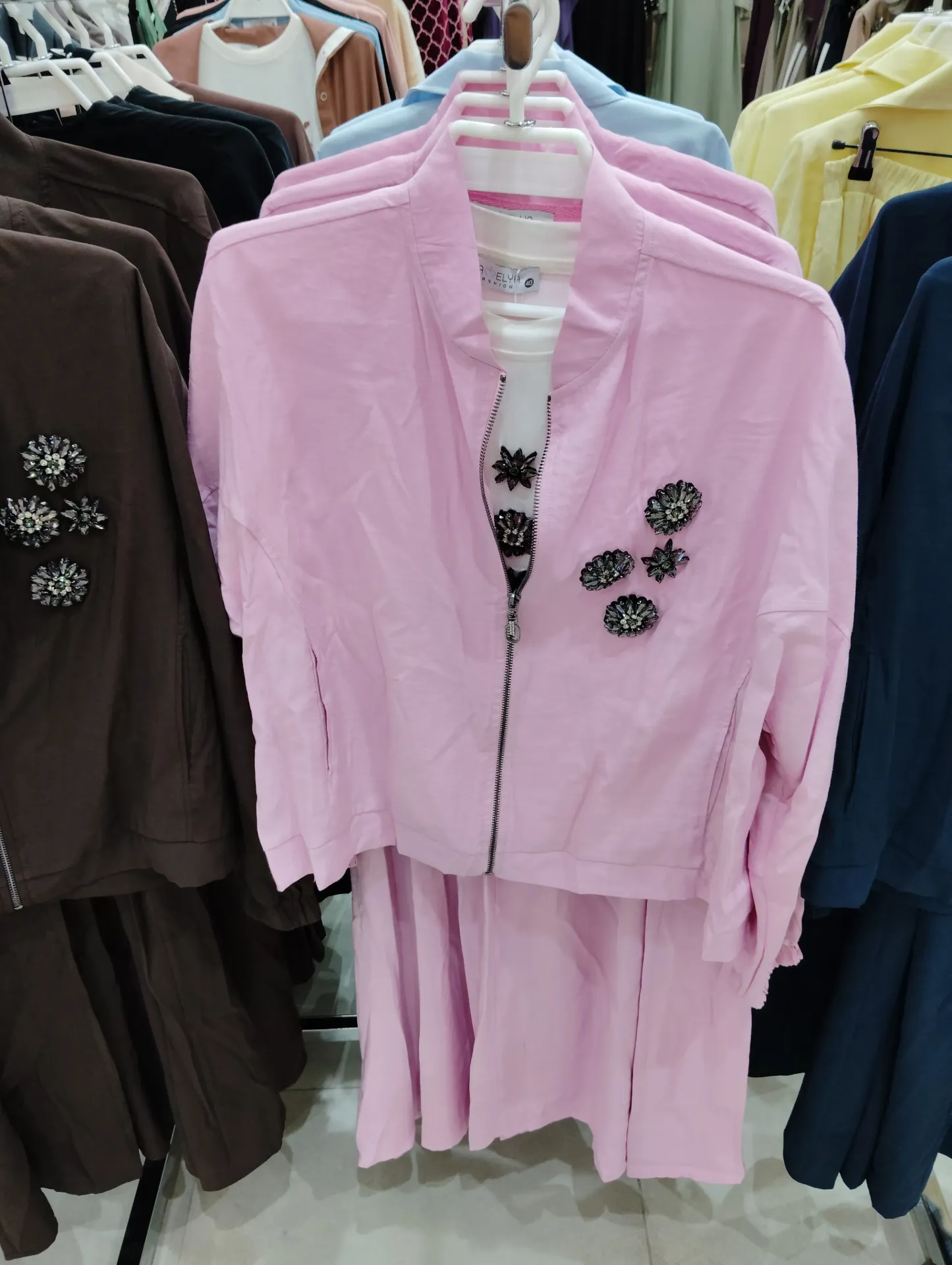[869-82813-38] Three Piece - Pink 8281 (38)